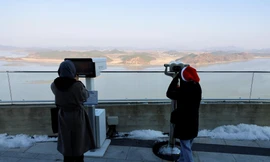 Starbucks mở quán café ngắm cảnh Triều Tiên