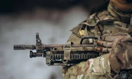 Binh sĩ, khí tài quân sự Ukraine rầm rộ tập trận ở Kiev