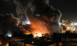 Không thể thỏa thuận về lệnh ngừng bắn, Israel lại tấn công Dải Gaza