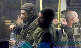 Hai chỉ huy Ukraine bị đưa đến Nga để điều tra