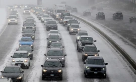 Bão tuyết 'tấn công' nước Mỹ, hàng nghìn chuyến bay bị hủy