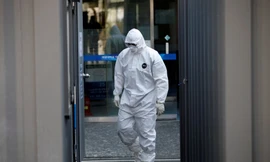 Nhân viên y tế Hàn Quốc. Ảnh: Reuters