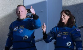 Hai phi hành gia Mỹ 'mắc kẹt' trong không gian