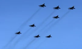 Xung đột Nga - Ukraine ngày 4/5: Tình báo Anh nói Nga phải bố trí lại gần 40 máy bay sau vụ tấn công của Ukraine