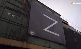 Lính đường sắt Nga vận hành đoàn tàu bọc thép đặc biệt, sơn chữ ‘Z’