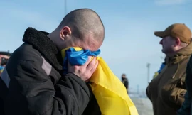 Nga - Ukraine tiến hành đợt trao đổi tù binh đầu tiên sau vụ rơi máy bay Il-76