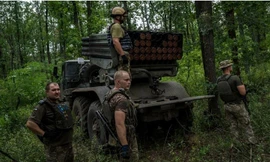 Ukraine quyết định tăng chi tiêu quốc phòng