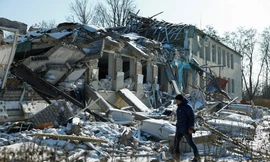 Người Ukraine ở tiền tuyến lo lắng theo dõi đàm phán hòa bình