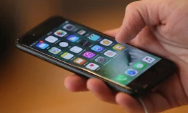 Nga cáo buộc CIA can thiệp hàng ngàn điện thoại iPhone