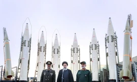 Iran cảnh báo sẽ tấn công các căn cứ Mỹ nếu bùng phát xung đột