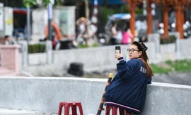 Phố đi bộ bên hồ Ngọc Khánh 'ế khách' sau 2 tuần mở cửa