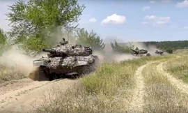 Ukraine nói Nga đang dồn lực lượng xuống phía Nam