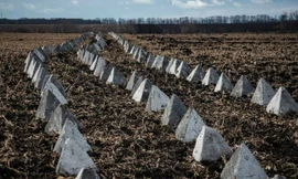 Tình báo Anh nói Ukraine đang tăng tốc xây dựng vị trí phòng thủ 