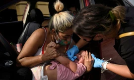 Mỹ ghi nhận gần nửa triệu ca mắc mới COVID-19 trong một ngày