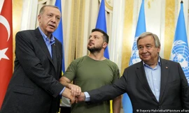 Tổng thống Ukraine 'lo lắng vì bị nhiều người thân tín phản bội'