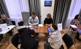 Trưng cầu dân ý sáp nhập Nga: Người dân vùng ly khai Ukraine bỏ phiếu trong ngày cuối cùng