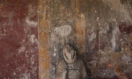 Một bức tượng tại công viên khảo cổ Pompeii. Ảnh: Tân Hoa Xã