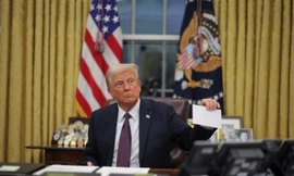 Ngày đầu tiên nhậm chức: Ông Trump ký hàng loạt sắc lệnh, ban hành lệnh ân xá, rút Mỹ khỏi WHO