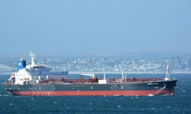 Tàu chở dầu Mercer Street. Ảnh: Reuters