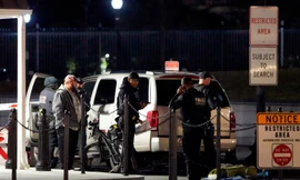 Xe hơi lao vào cổng Nhà Trắng, tài xế bị bắt