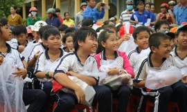 Trao một cuốn sách–Tặng một tương lai: Hoàn thành sứ mệnh lan tỏa yêu thương