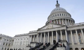 Một người đàn ông mang theo dao, mã tấu vào Đồi Capitol