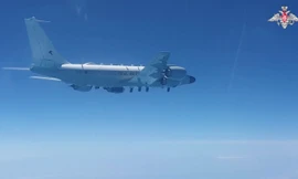 Nga điều hai tiêm kích Su-27 chặn máy bay do thám Anh trên Biển Đen