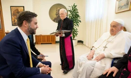 Phó Tổng thống Mỹ nói về cuộc gặp cuối cùng vài giờ trước khi Giáo hoàng Francis qua đời