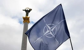 Ukraine tuyên bố không còn theo đuổi tư cách thành viên NATO