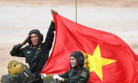 Xe tăng của Việt Nam thi đấu ngày 24/8 tại thao trường Albino. Ảnh: Reuters