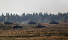 Đồng minh của Nga tập trận chuyển đổi từ thời bình sang thời chiến