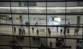 Sân bay Heathrow. Ảnh: AP