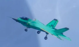 Hình ảnh lan truyền trên mạng xã hội về phiên bản đi kèm tàu sân bay của tiêm kích tàng hình FC-31. Ảnh: The Drive