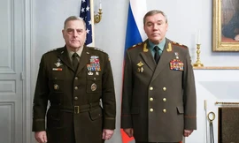 Hai ông Mark Milley và Valery Gerasimov. Ảnh: Tass