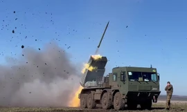Nga - Ukraine pháo kích qua lại vùng biên giới