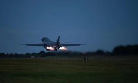 Máy bay B-1B Lancer cất cánh từ sân bay Fairford (Anh). Ảnh: usafe.af.mil