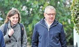 Mr. Bean tuổi 72 giàu có, hạnh sống bên tình trẻ kém 30 tuổi