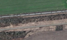 Đoàn xe quân sự dài 13km của Nga tiến về miền Đông Ukraine