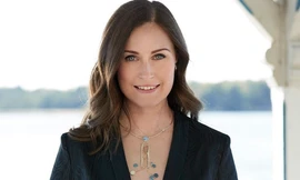 Thủ tướng Phần Lan gây tranh cãi với trang phục táo bạo