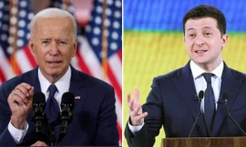 Tổng thống Mỹ Joe Biden (trái) và Tổng thống Ukraine Volodymyr Zelensky (phải). Ảnh: UNIAN