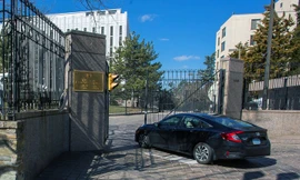 Căng thẳng gia tăng, Mỹ đóng cửa trung tâm thị thực Nga