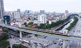 Hình ảnh ấn tượng từ flycam khi tàu đường sắt đô thị Nhổn - ga Hà Nội chạy thử 