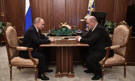 Ông Mikhail Mishustin (phải) gặp Tổng thống Putin. Ảnh: Sputnik