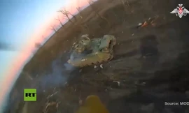 Cận cảnh máy bay không người lái Nga lao vào xe chiến đấu bộ binh Mỹ ở Ukraine