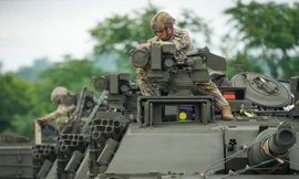 Mỹ rầm rộ duyệt binh ở Washington kỷ niệm ngày thành lập Lục quân