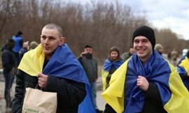 Nga - Ukraine trao đổi tù binh quy mô lớn