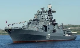 Ukraine nói tàu quân sự Nga bốc cháy trên Biển Barents