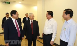 Hình ảnh Tổng Bí thư Nguyễn Phú Trọng chủ trì hội nghị về phát triển vùng Đồng bằng sông Hồng