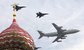 Máy bay Ilyushin Il-80 bay qua thủ đô Moscow (Nga) trong lễ diễu binh. Ảnh: Daily Mail
