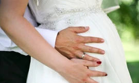 Mẹ chồng tương lai bắt tôi có bầu mới cho cưới